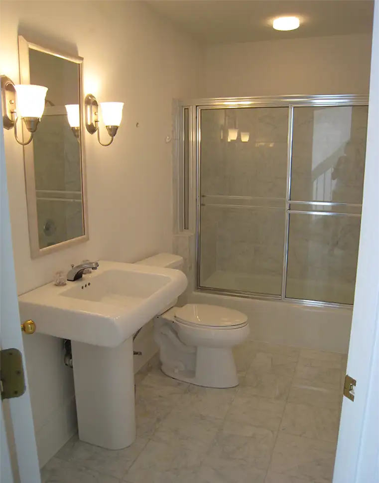 Bathroom before renovation