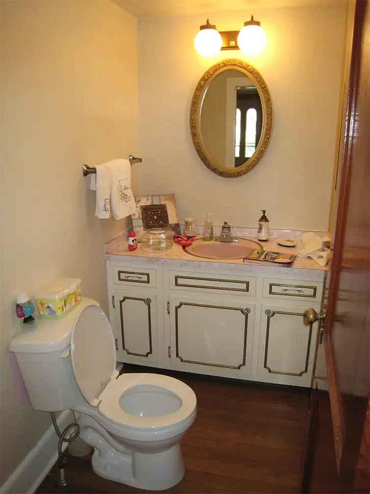 Bathroom before renovation