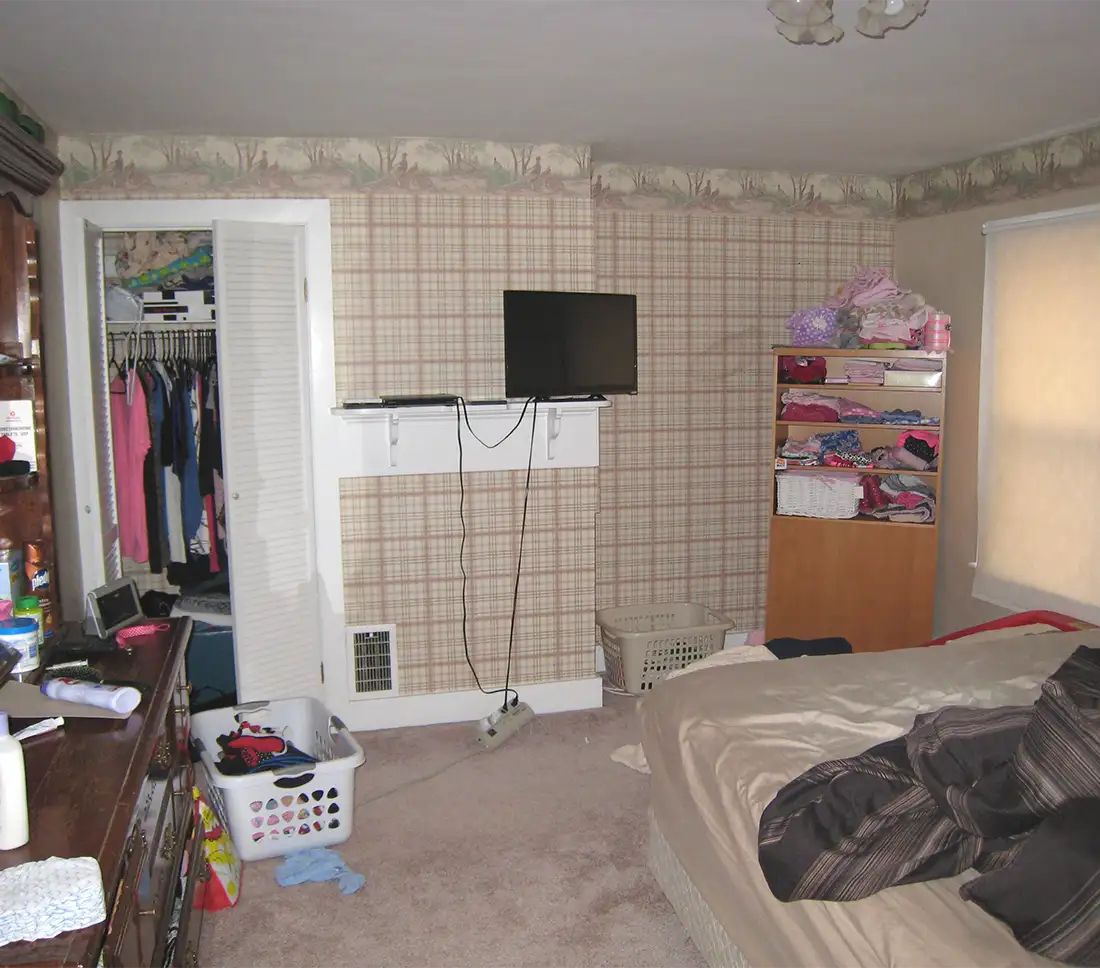 Bedroom before renovation