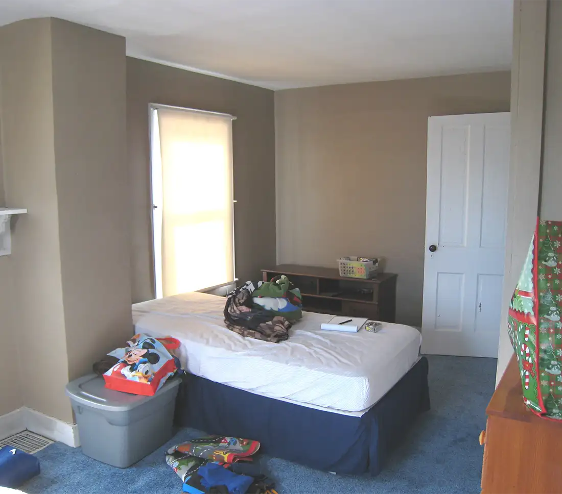 Bedroom before renovation