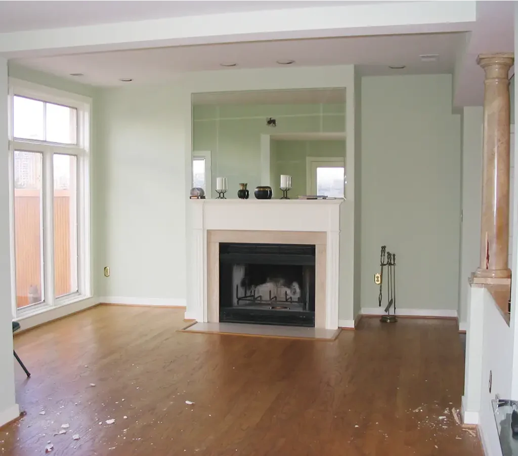 Living room before renovation