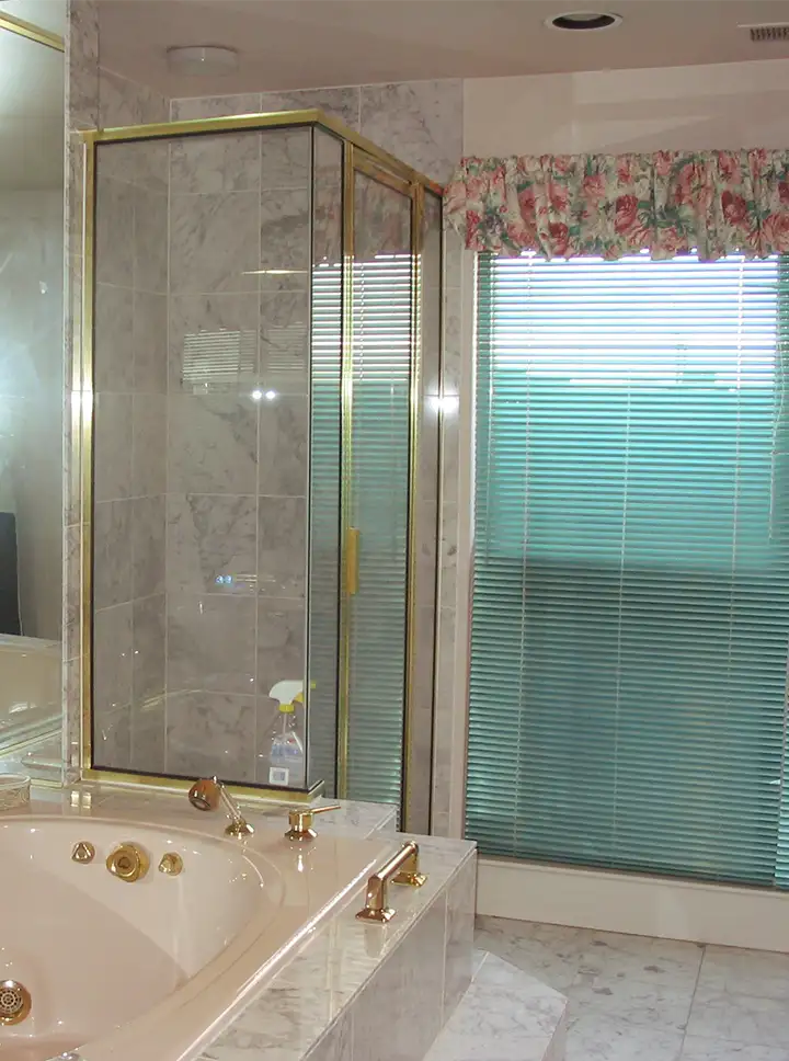 Main bath showing original tub