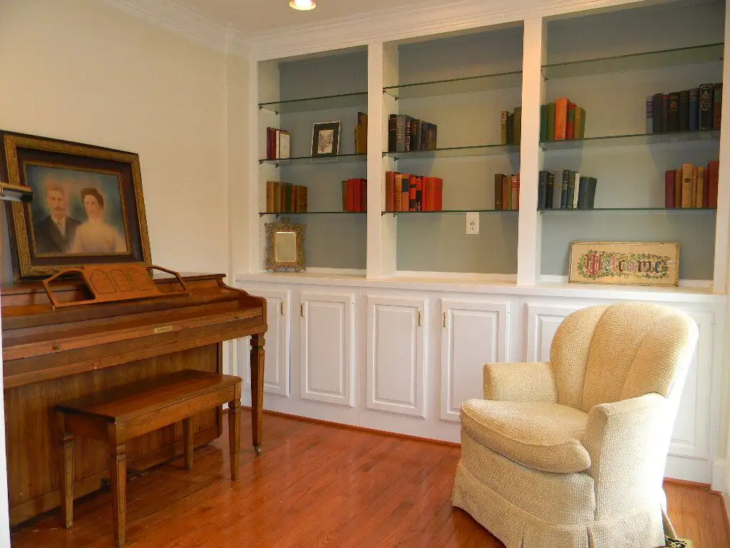 Music room/study staged for sale