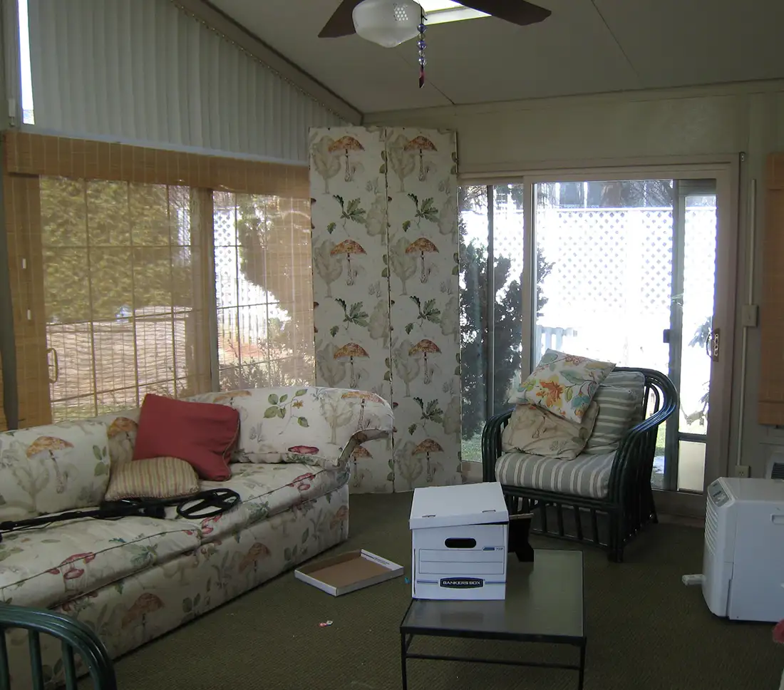 Sunroom before staging